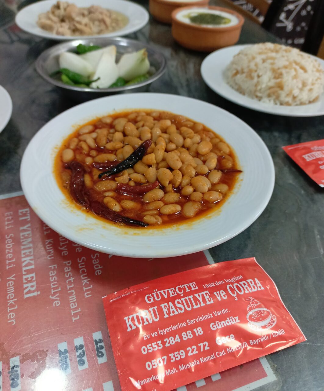Acılı kuru fasulye tabağı